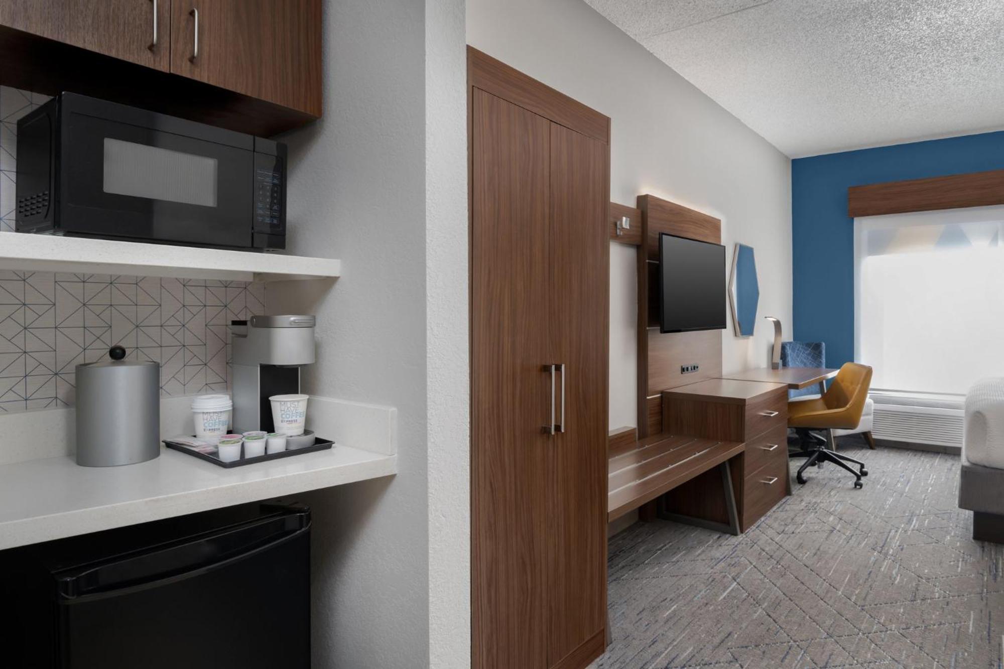 Holiday Inn Express Hotel & Suites Bentonville By Ihg Extérieur photo