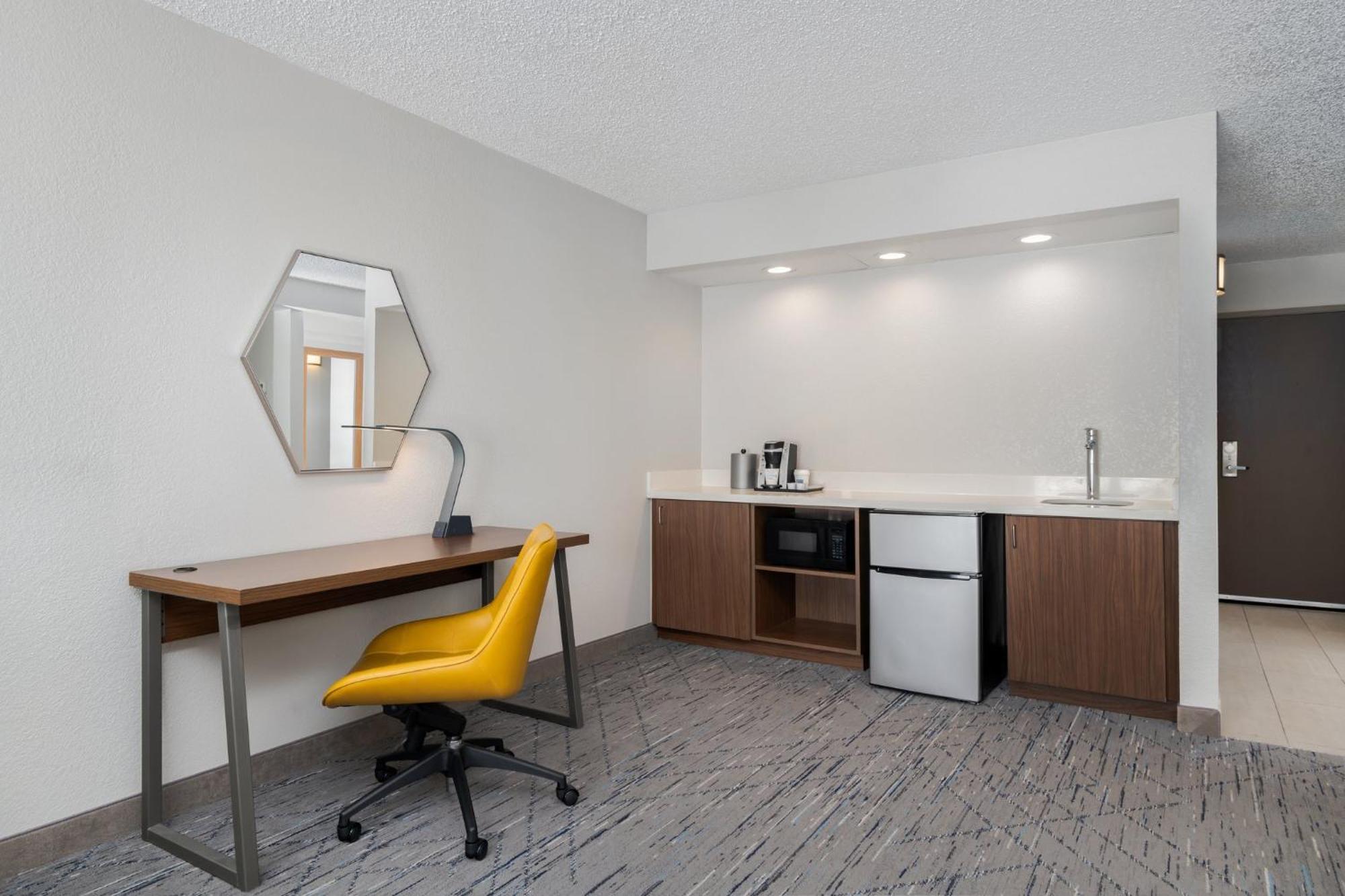 Holiday Inn Express Hotel & Suites Bentonville By Ihg Extérieur photo