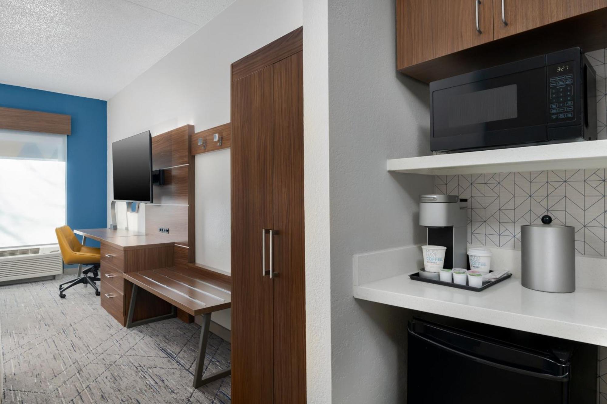 Holiday Inn Express Hotel & Suites Bentonville By Ihg Extérieur photo