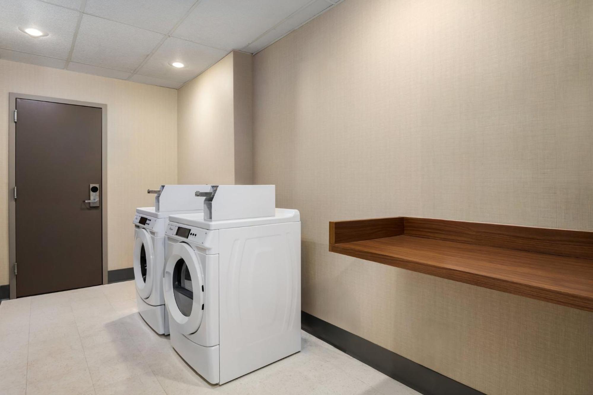 Holiday Inn Express Hotel & Suites Bentonville By Ihg Extérieur photo