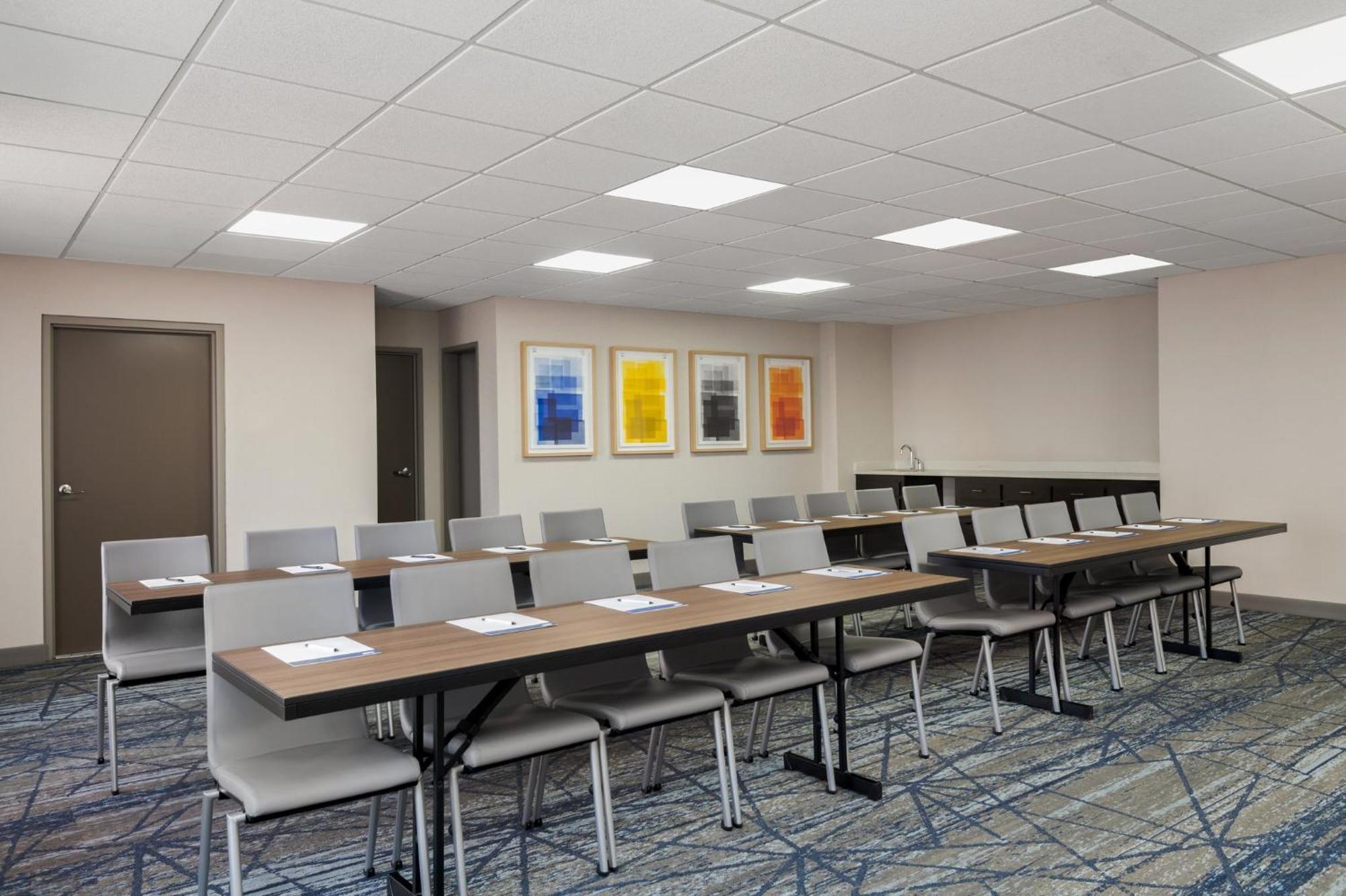Holiday Inn Express Hotel & Suites Bentonville By Ihg Extérieur photo